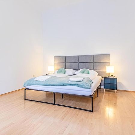 City-Linked 2Br Apartment Near Wiener Stadthalle 외부 사진