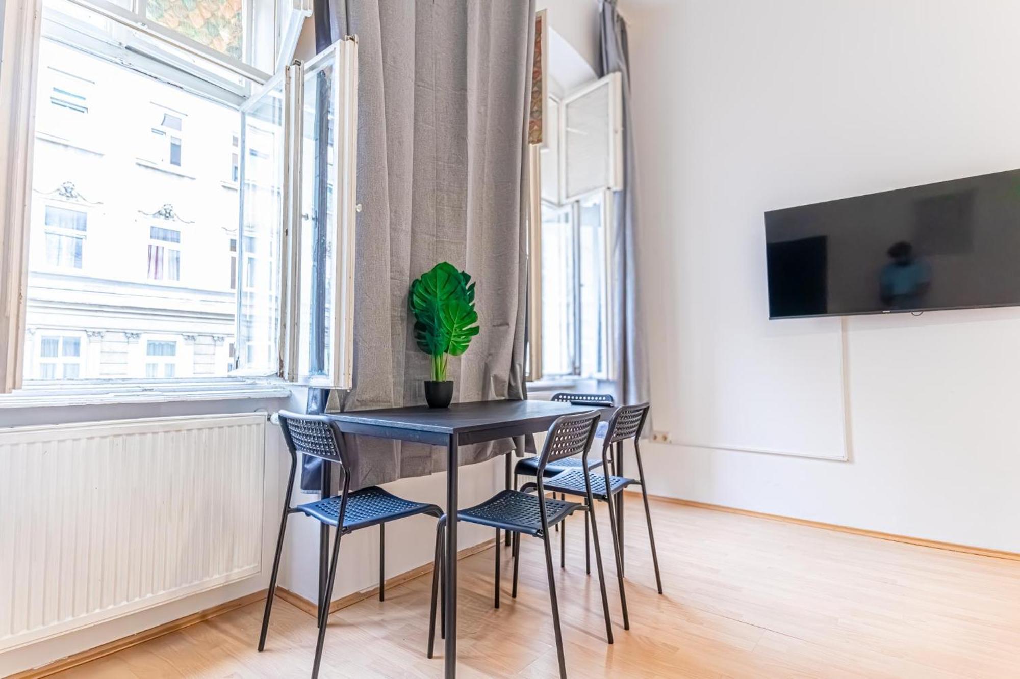 City-Linked 2Br Apartment Near Wiener Stadthalle 외부 사진
